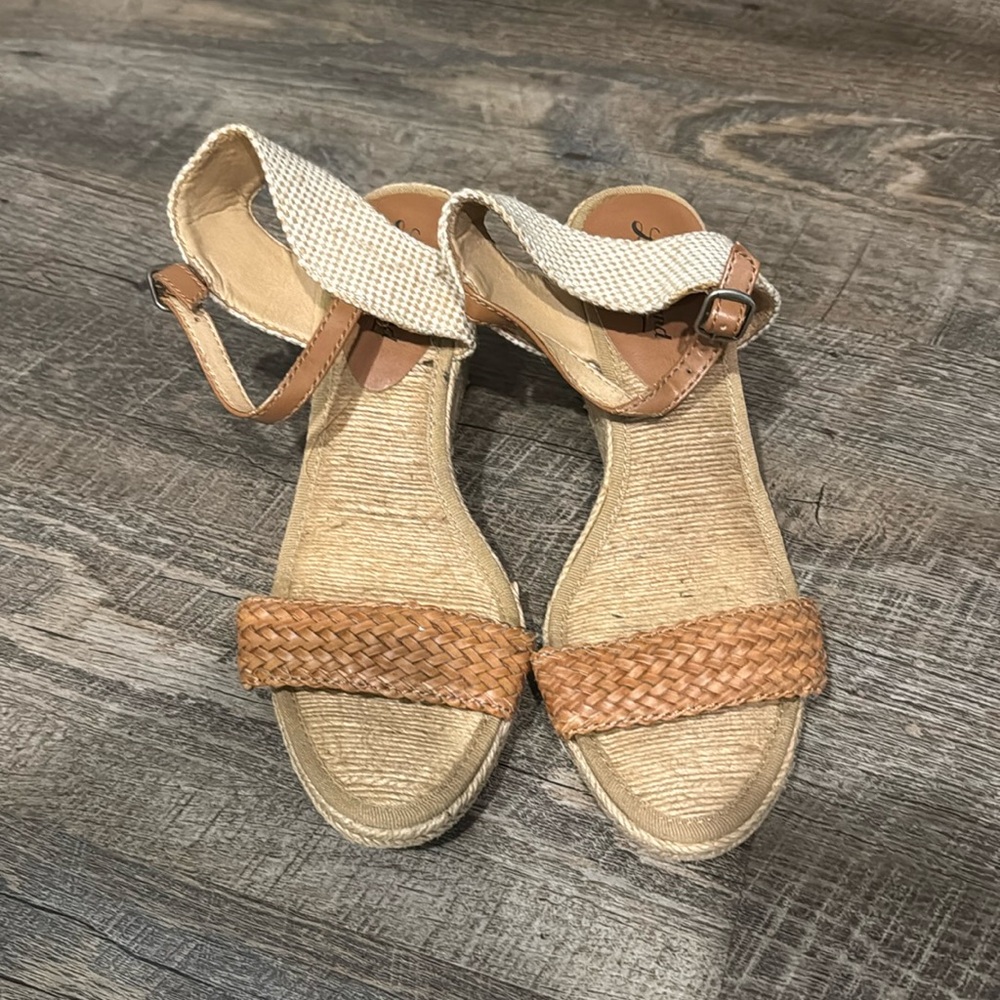 Wedge sandals